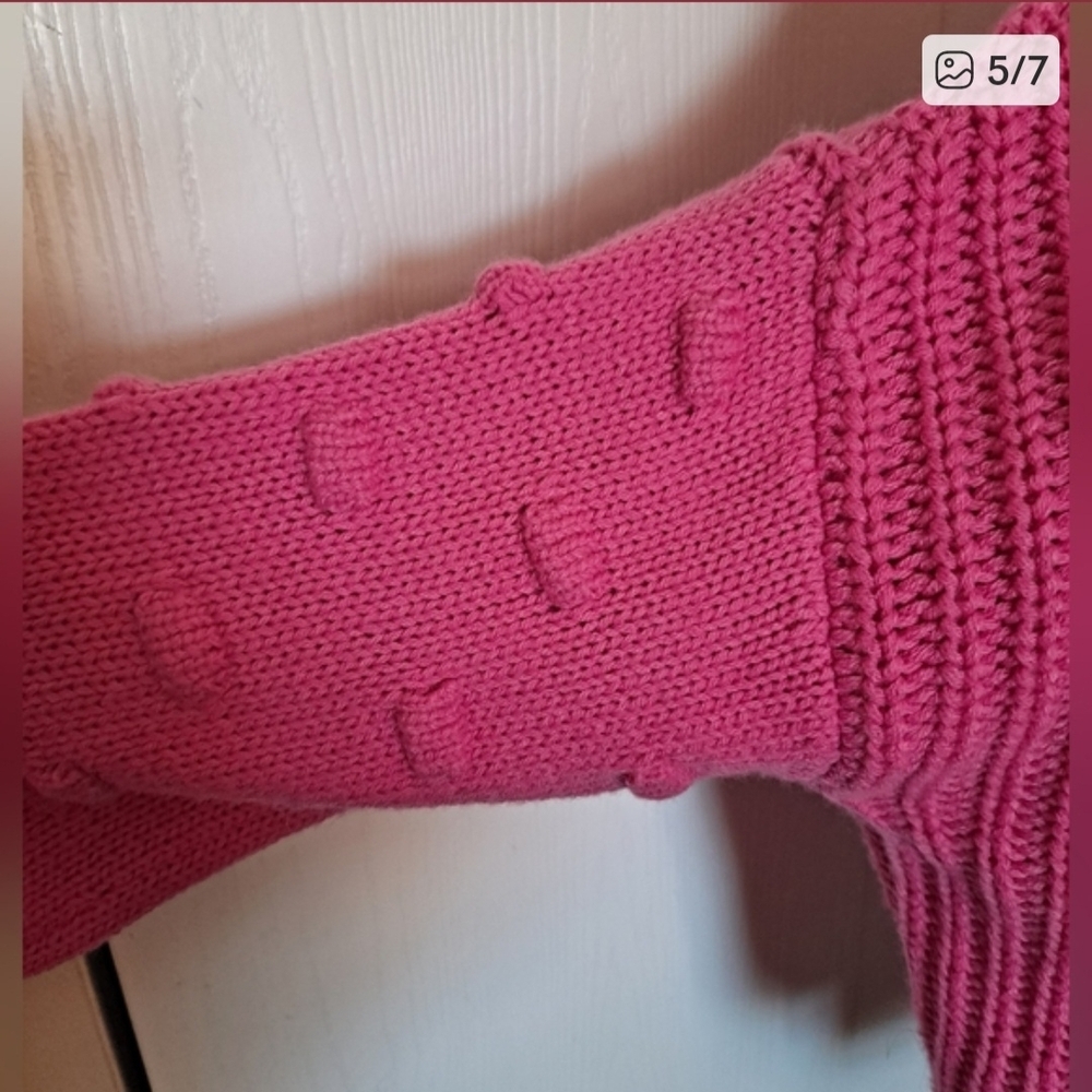 Sweaters. - Picture 6 of 6